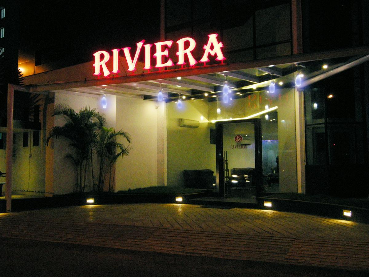 Oyo 10672 Hotel Riviera Нашик Екстериор снимка