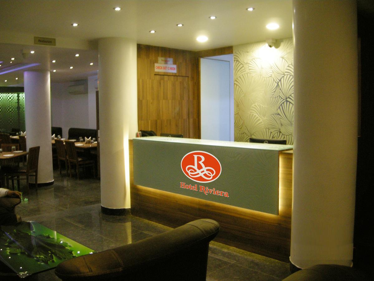 Oyo 10672 Hotel Riviera Нашик Екстериор снимка