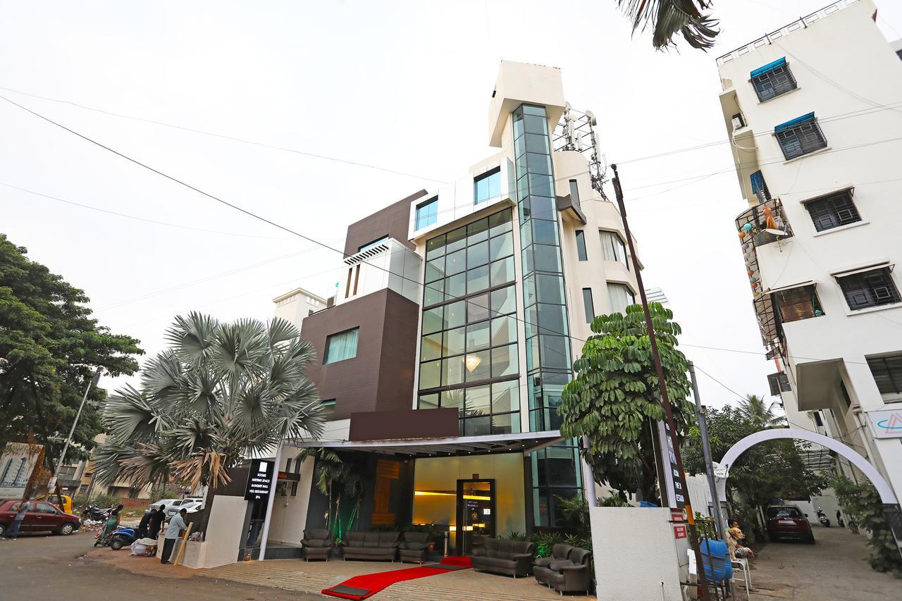 Oyo 10672 Hotel Riviera Нашик Екстериор снимка