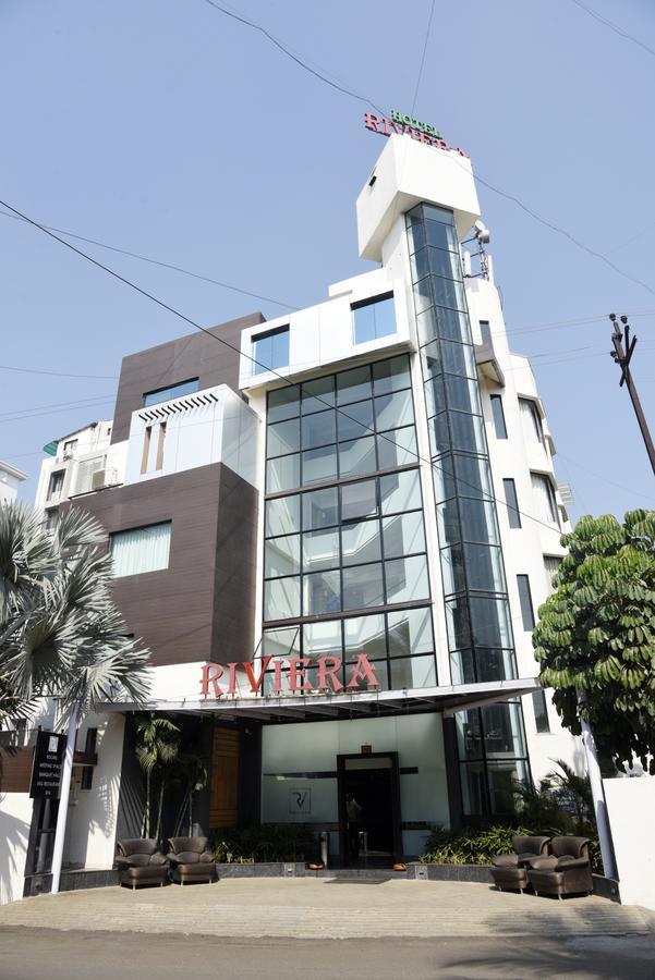 Oyo 10672 Hotel Riviera Нашик Екстериор снимка